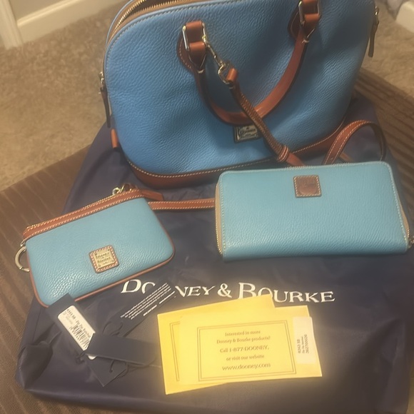 Dooney & Bourke - Picture 10 of 14